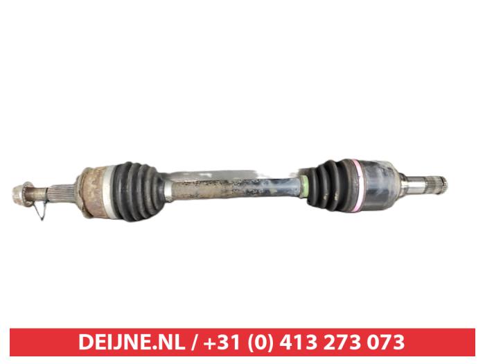 Gebruikte Aandrijfas links-voor Mazda 3 (BM/BN) 1.5 Skyactiv-G 100 16V Prijs € 60,00 Margeregeling aangeboden door V.Deijne Jap.Auto-onderdelen BV