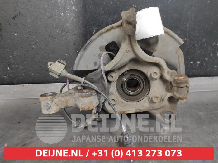 Mazda 3 Fusee rechts-voor O562306