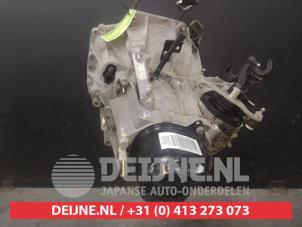 Nissan Micra Getriebe O562404 foto 3