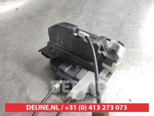 Infiniti FX Front door lock mechanism 4-door, right O562487 photo 2