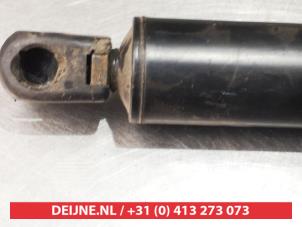 Hyundai Trajet Gasdemper rechts-achter O294678 foto 2