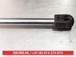 Hyundai Trajet Rear gas strut, right O294679 photo 3