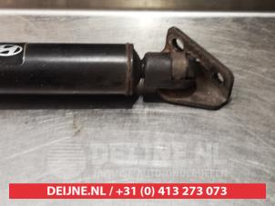 Hyundai Trajet Rear gas strut, right O294683 photo 2