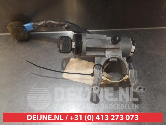 Hyundai Lantra Ignition lock + key O334884
