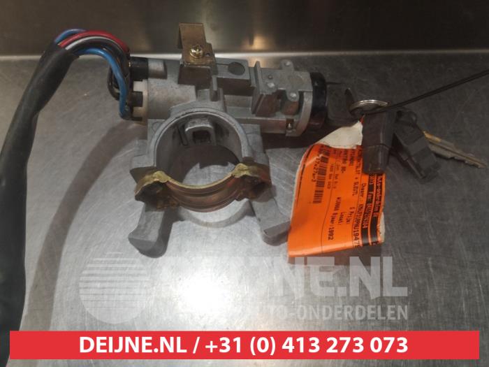 Hyundai Lantra Ignition lock + key O334885