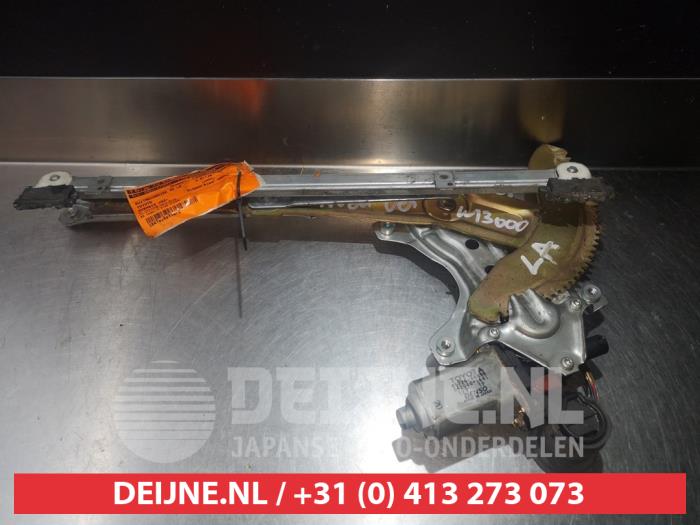 Toyota Avensis Verso Fenstermechanik 4-türig links hinten O290942