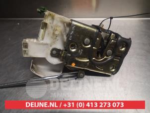 Toyota Avensis Deurslot Mechaniek 4Deurs rechts-voor O281236 foto 3