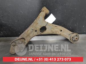 Toyota Avensis Front lower wishbone, right O562840 photo 2