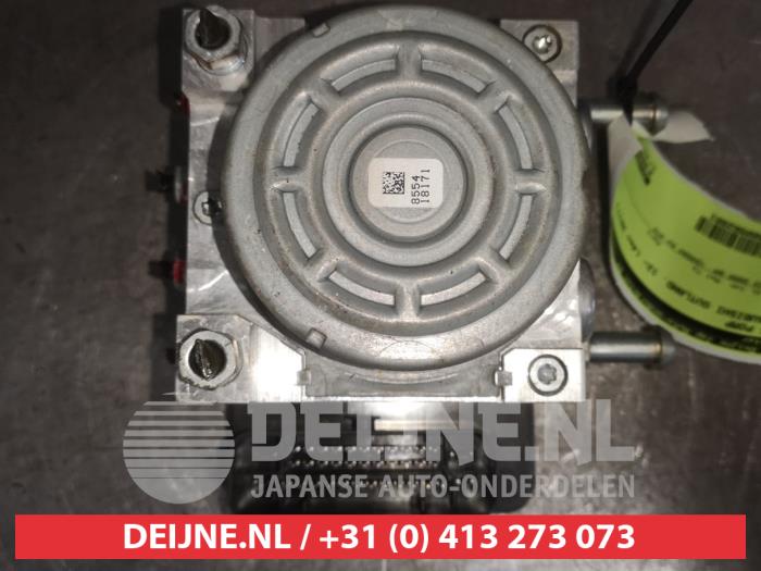 Gebruikte ABS Pomp Mitsubishi Outlander (GF/GG) 2.0 16V 4x2 Prijs € 50,00 Margeregeling aangeboden door V.Deijne Jap.Auto-onderdelen BV