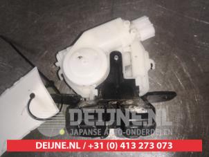 Toyota Aygo X Tailgate lock mechanism O562912 photo 2