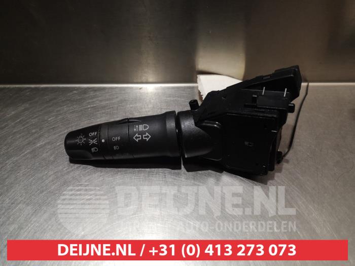 Nissan Primera Licht Schalter O306779