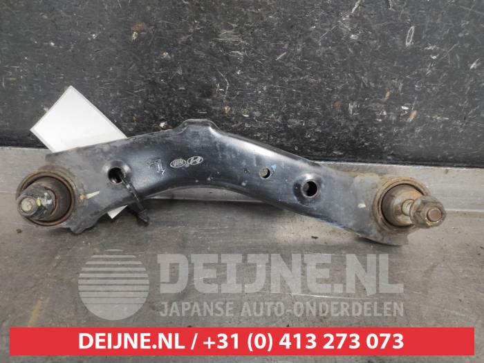 Kia Sorento Rear wishbone, left O563168