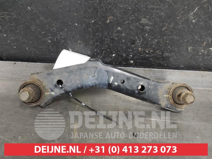 Kia Sorento Rear wishbone, right O563169
