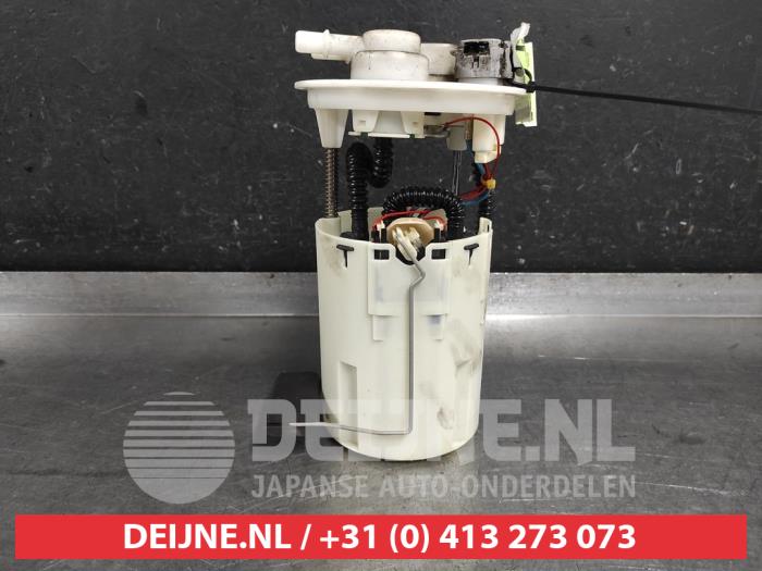 Gebruikte Tank element Pomp Toyota Avensis (T25/B1B) 1.6 16V VVT-i Prijs € 50,00 Margeregeling aangeboden door V.Deijne Jap.Auto-onderdelen BV