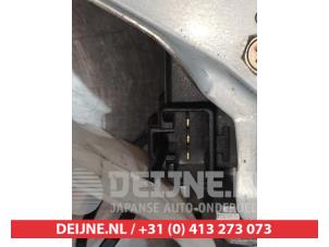 Toyota Celica Scheibenwischermotor hinten O301450 foto 4