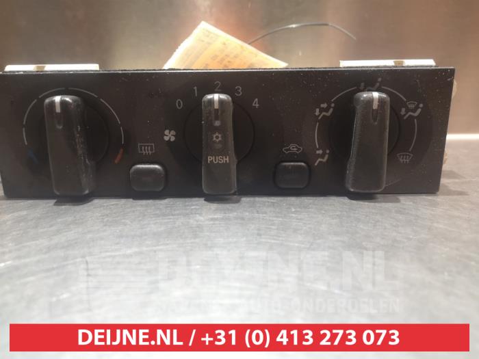 Mitsubishi Pajero Kachel Bedieningspaneel O306040