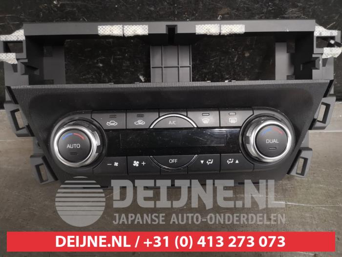 Mazda 3 Kachel Bedieningspaneel O563713