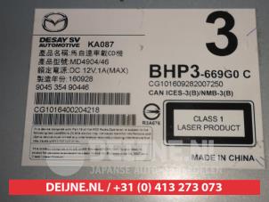 Mazda 3 CD player O563928 photo 2
