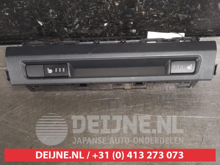 Mazda 3 Stoelverwarmings Schakelaar O563931