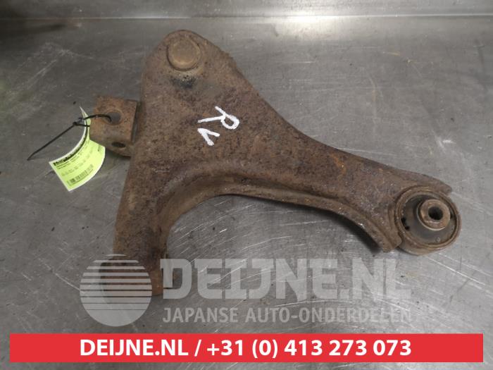 Daihatsu Terios Draagarm onder rechts-voor O563949