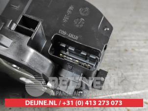 Hyundai Santafe Deurslot Mechaniek 4Deurs links-voor O9990008337 foto 4