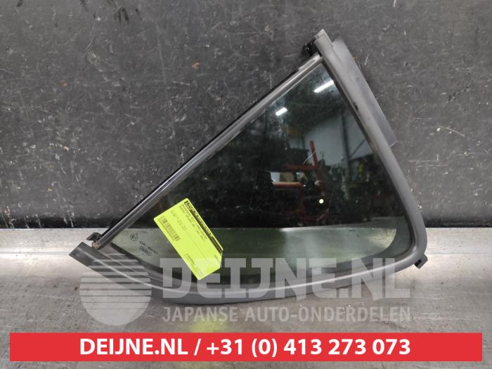 Suzuki Splash Driehoeks Ruit links-achter O564012