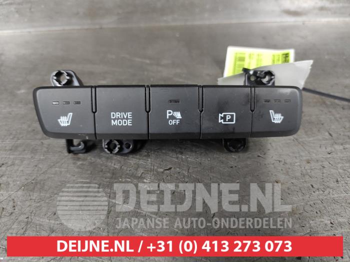 Hyundai I20 Seat heating switch O564121