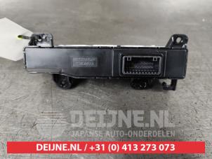 Hyundai I20 Seat heating switch O564121 photo 2