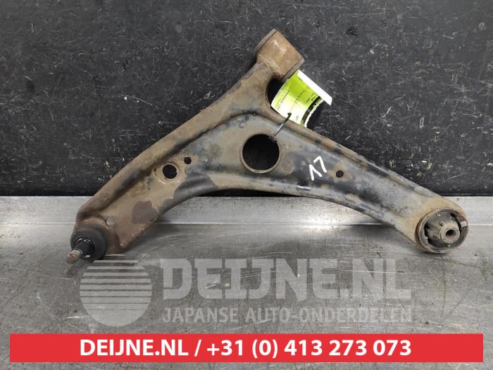 Toyota Yaris Draagarm onder links-voor O564371