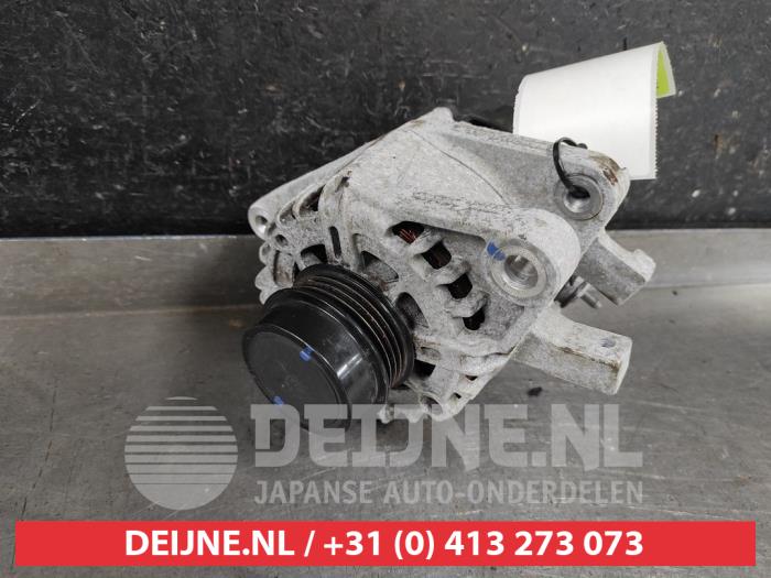Gebruikte Dynamo Toyota Yaris III (P13) 1.5 16V Dual VVT-iE Prijs € 45,00 Margeregeling aangeboden door V.Deijne Jap.Auto-onderdelen BV