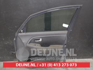 Kia Carens Front door 4-door, right O564834 photo 3