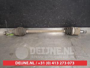 Gebruikte Steekas links-achter Kia Sportage (JE) 2.7 V6 24V 4x4 Prijs € 75,00 Margeregeling aangeboden door V.Deijne Jap.Auto-onderdelen BV