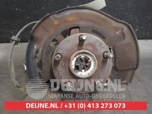 Gebruikte Fusee links-voor Toyota Prius Plus (ZVW4) 1.8 Hybrid 16V Prijs € 75,00 Margeregeling aangeboden door V.Deijne Jap.Auto-onderdelen BV
