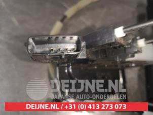 Nissan Leaf Door lock mechanism 4-door, front left O565302 photo 3