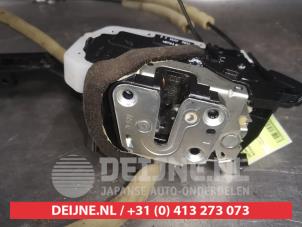 Nissan Leaf Door lock mechanism 4-door, front left O565302 photo 2