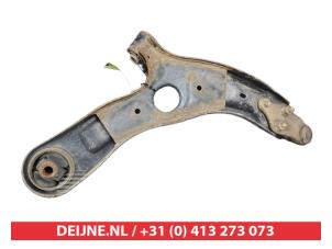 Kia Carens Front lower wishbone, left O565380 photo 2