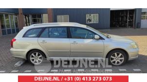 Toyota Avensis Front door 4-door, right O566147 photo 3