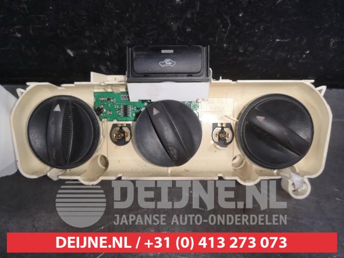 Toyota Corolla Kachel Bedieningspaneel O566340