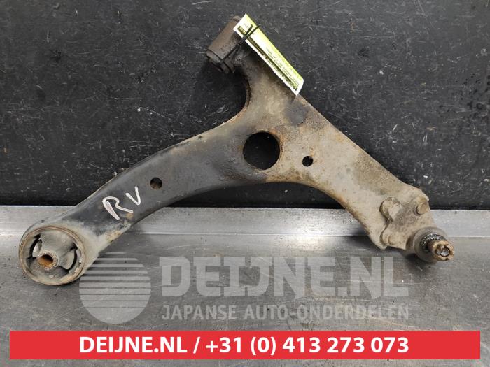 Toyota Avensis Draagarm onder rechts-voor O566526