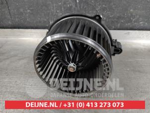 Hyundai Tucson Kachel Ventilatiemotor O566627 foto 2