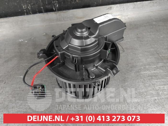 Toyota Aygo X Kachel Ventilatiemotor O566745