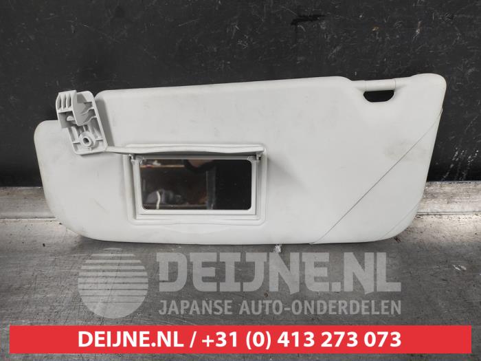 Nissan Qashqai Zonneklep O566991