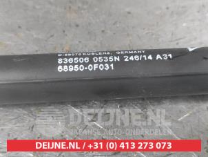 Toyota Verso Gasdämpfer rechts hinten O567067 foto 2