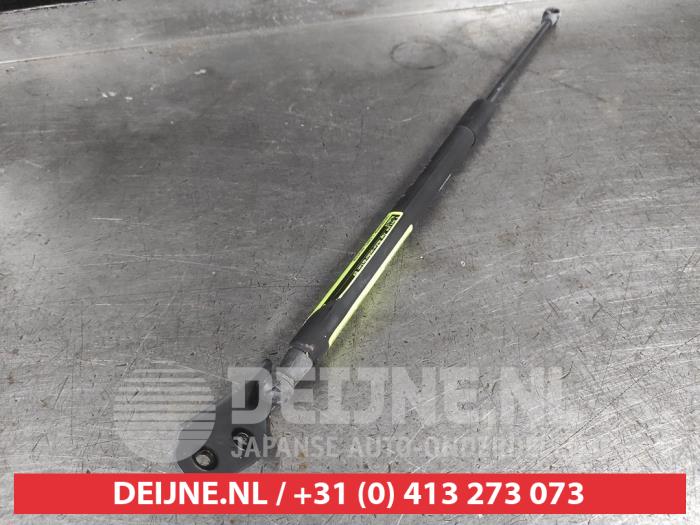 Toyota Verso Rear gas strut, left O567068