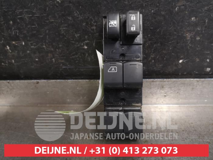Nissan Note Combischakelaar ramen O567351