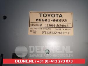 Toyota Yaris CD player O567369 photo 3