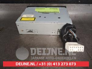 Toyota Yaris CD player O567369 photo 2
