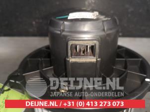 Chevrolet Captiva Heating and ventilation fan motor O567425 photo 3