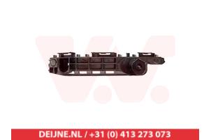 Nieuwe Bumpersteun rechts-voor Toyota Yaris Prijs € 25,00 Inclusief btw aangeboden door V.Deijne Jap.Auto-onderdelen BV