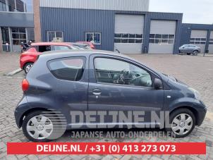 Toyota Aygo Tür 2-türig rechts O568011 foto 3